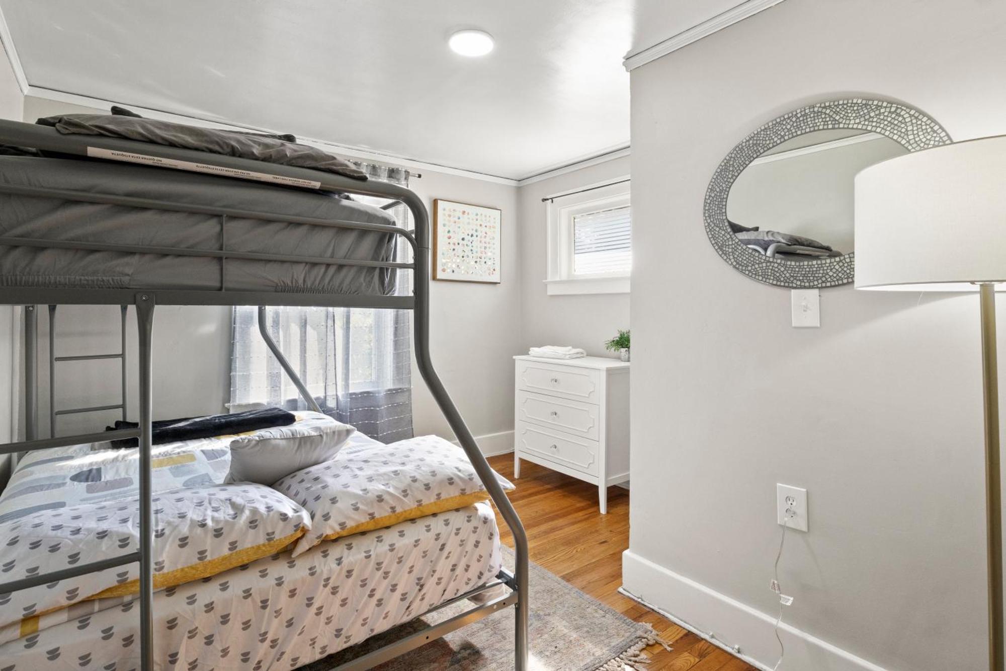 King Bed-Full Kitchen-Self Check-In-Parking-Uofr Rochester Exterior photo