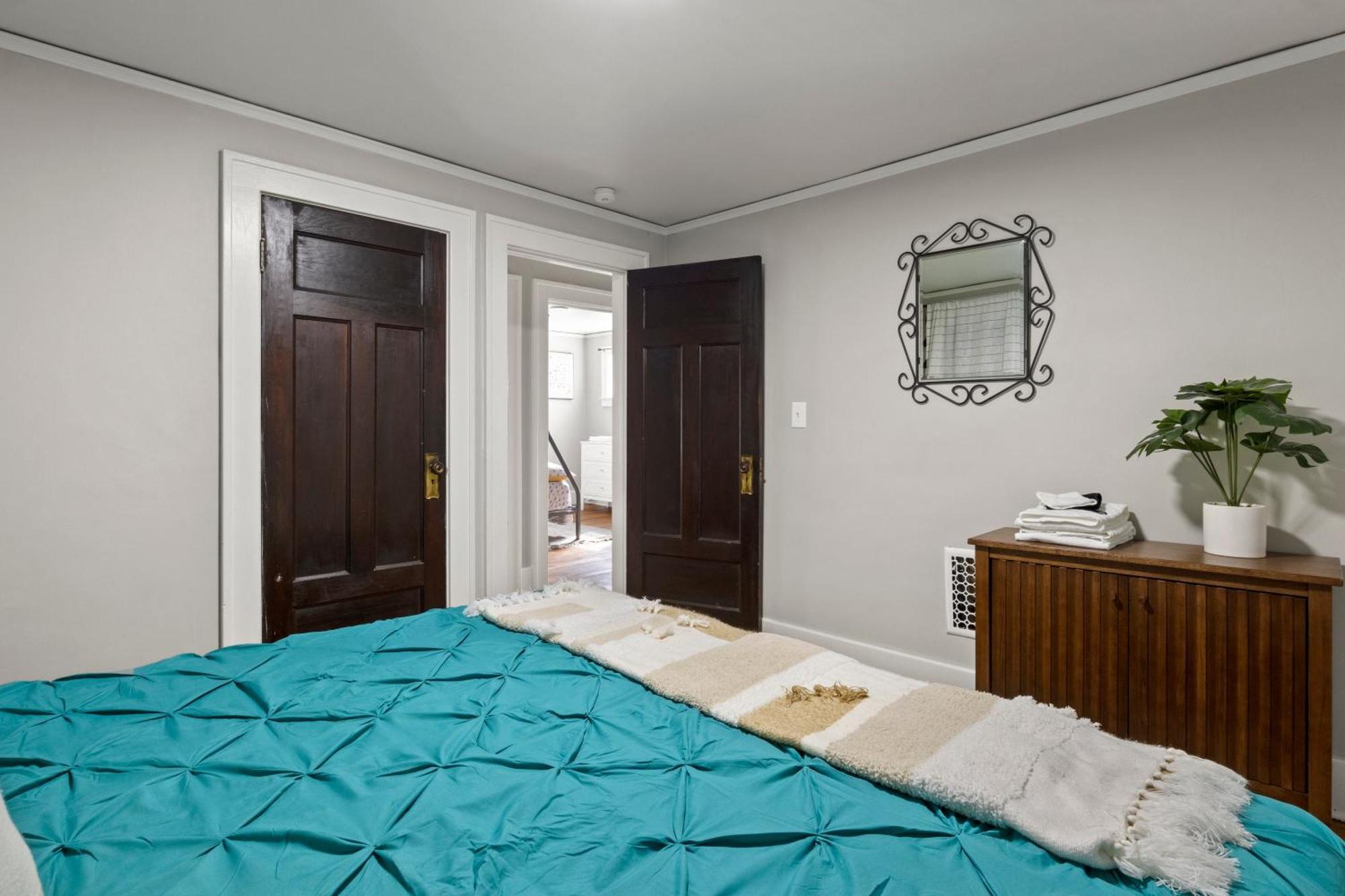 King Bed-Full Kitchen-Self Check-In-Parking-Uofr Rochester Exterior photo