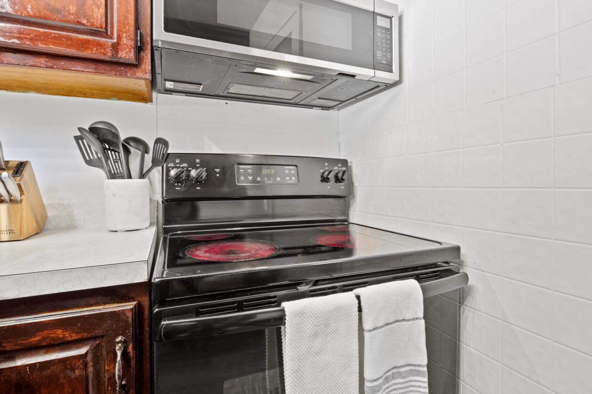 King Bed-Full Kitchen-Self Check-In-Parking-Uofr Rochester Exterior photo